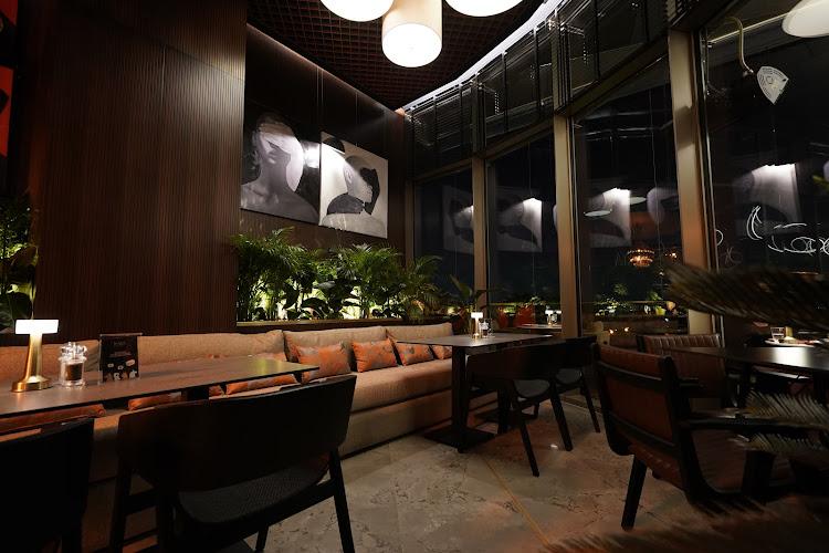 Naya Restaurant Lounge