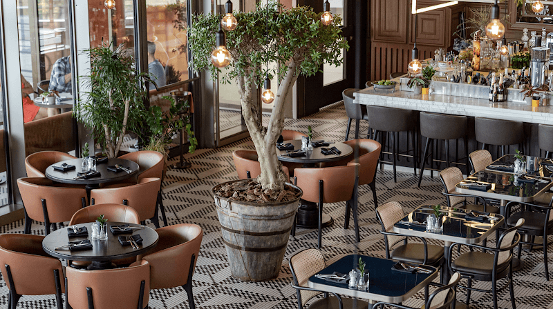 Zoie Brasserie & Lounge