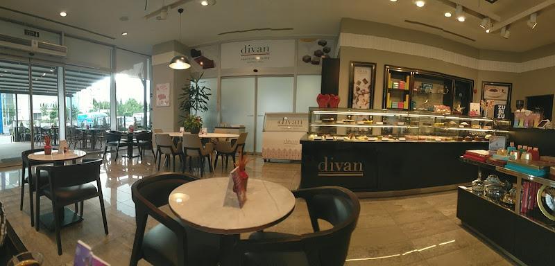 Divan Patisserie & Cafe