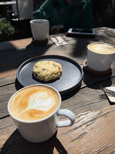 M’Too Coffee and Breakfast