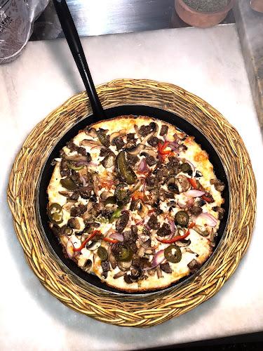Hollywood Pizza